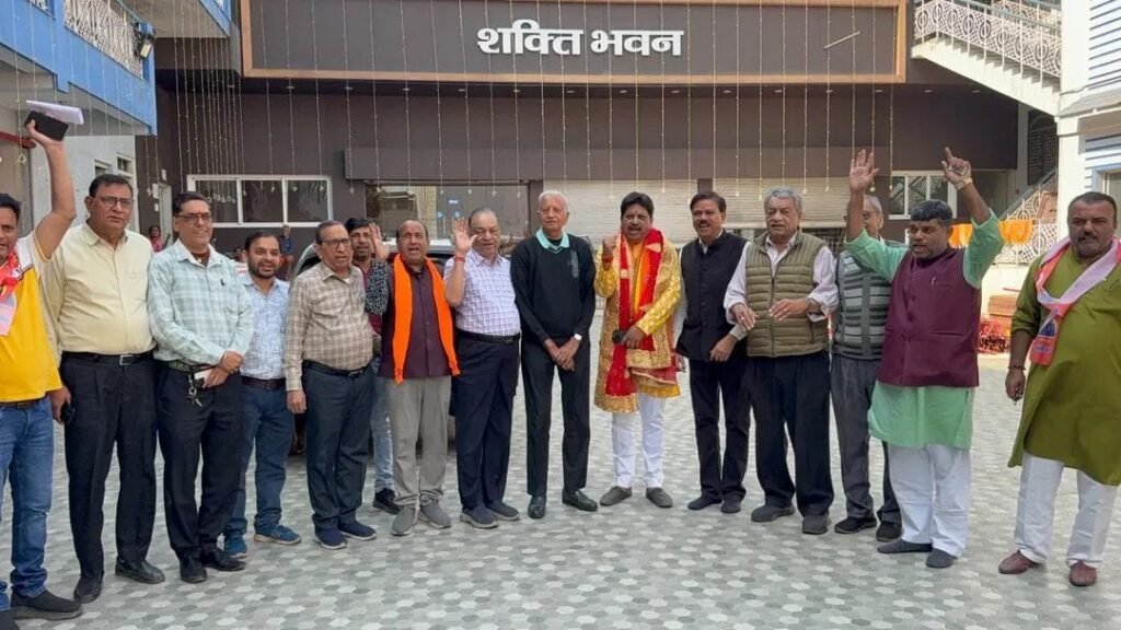 हर वार्ड में गूंजा संजीव कुमार का नाम, जनसंपर्क अभियान को मिल रहा अपार समर्थन…