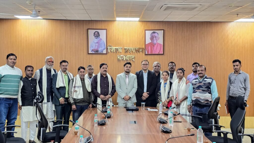 शिक्षक बने राहवीर, उपायुक्त ने शॉल ओढ़ाकर किया सम्मानित…