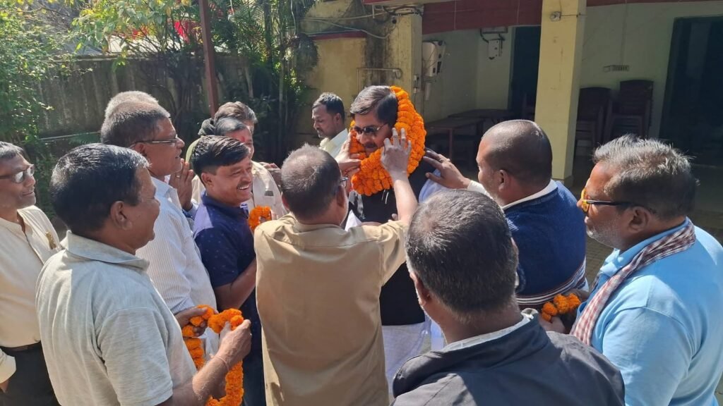 विधायक राज ने अपने पार्टी समर्थित मेयर प्रत्याशी संजीव कुमार के समर्थन में वोट की अपील…