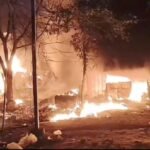 सरायढेला सब्जी मंडी में लगी भीषण आग, 12 से अधिक दुकानें जलकर खाक….