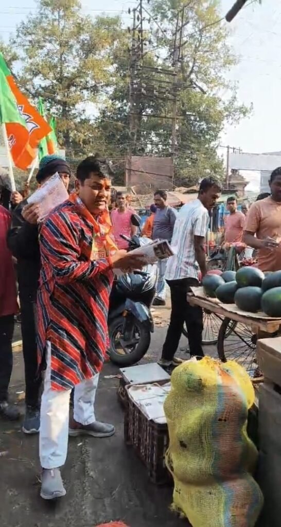 44 नंबर वार्ड पहुँचे भाजपा नेता कृष्णा प्रसाद, सब्जी–फल व मछली बाजार में चलाया जनसंपर्क अभियान…