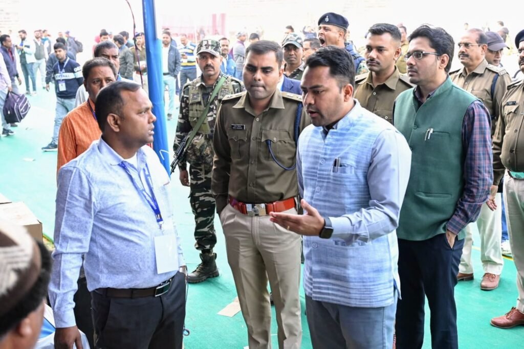 उपायुक्त व एसएसपी ने किया पोलिंग पार्टियों को रवाना…