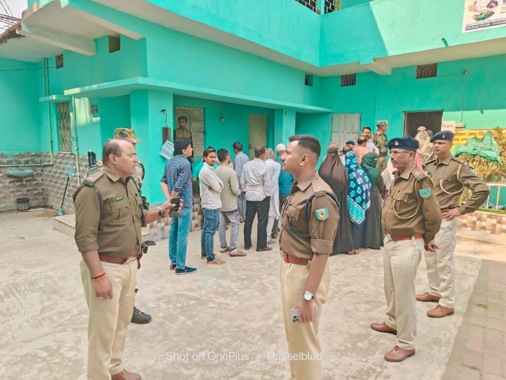 कड़ी सुरक्षा के बीच मतदान शांतिपूर्ण संपन्न, 4.45 लाख से अधिक मतदाताओं ने किया मतदान….