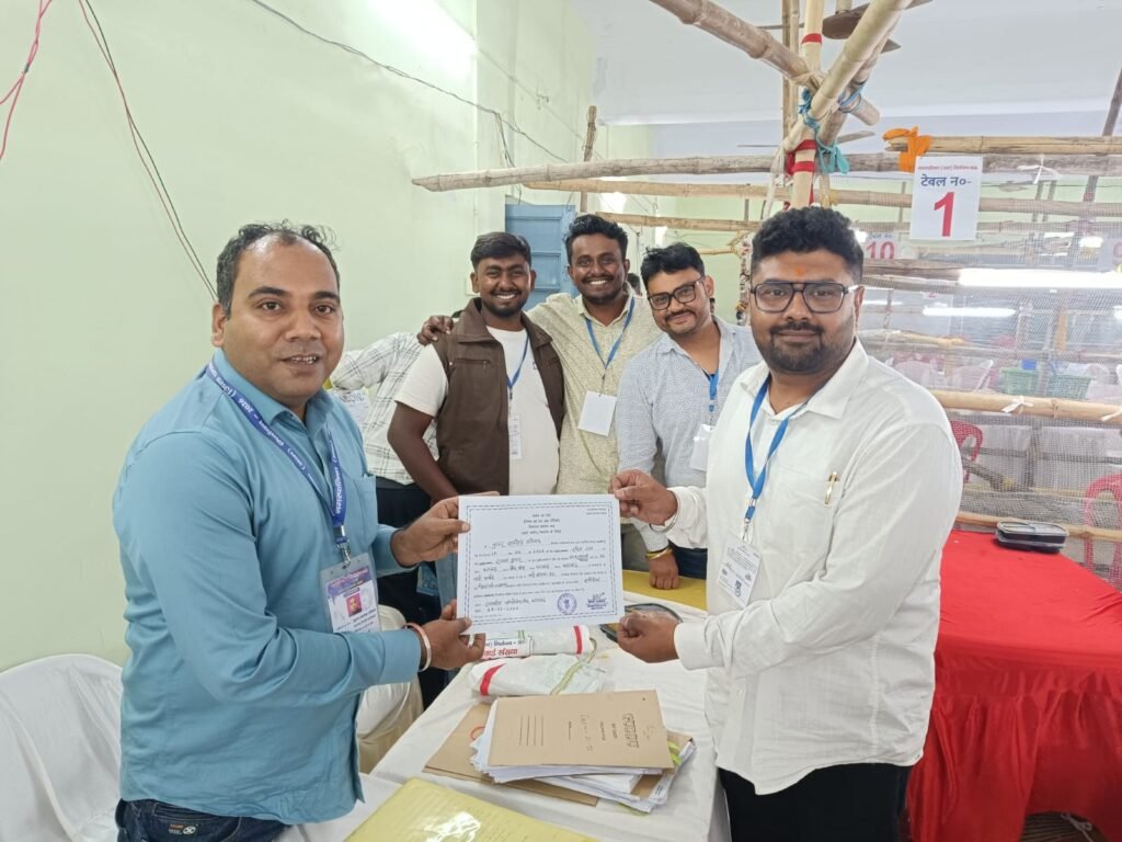 वार्ड संख्या 32 से 2627 वोट प्राप्त कर रश्मि राज हुए विजय…