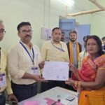 वार्ड संख्या 37 से 3483 वोट प्राप्त कर गुड़िया देवी हुई विजय…