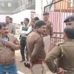 धनबाद कोर्ट परिसर में रास्ता विवाद ने लिया उग्र रूप, अधिवक्ता : स्वास्थ्य कर्मी आमने-सामने, पत्थरबाजी…