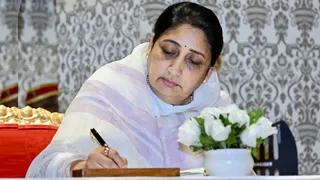 महाराष्ट्र में सियासी उथल-पुथल, सुनेत्रा पवार बनीं डिप्टी सीएम…