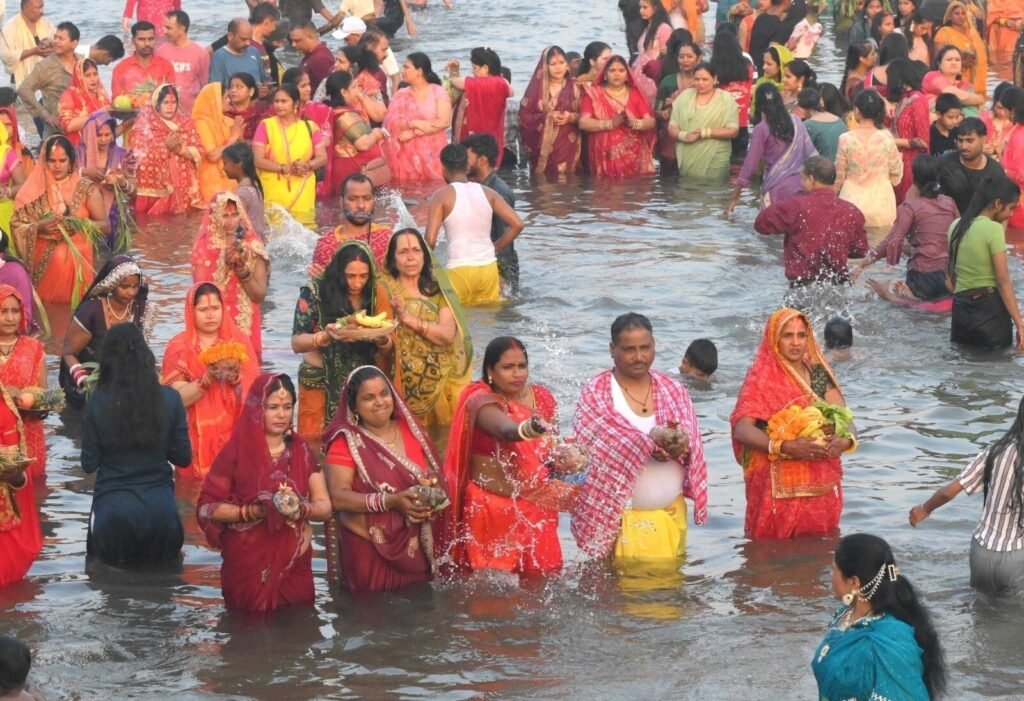आज चैती छठ का तीसरा दिन, जानें संध्या अर्घ्य का समय और पूजा के नियम…