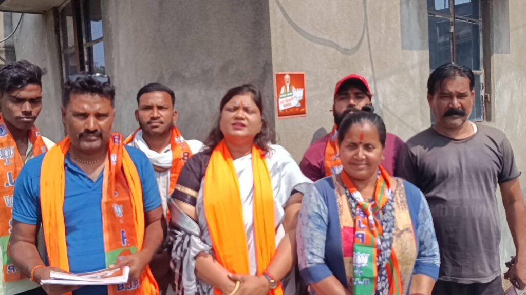 उखड़ा नीलकंठ मंदिर से अंडाल तक निकली भाजपा की विशाल परिवर्तन रैली, लोगों के बीच बांटा पीएम मोदी का संदेश…