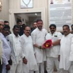 बेरमो विधायक के आवास पर नव निर्वाचित पार्षद का अभिनन्दन समारोह का आयोजन…