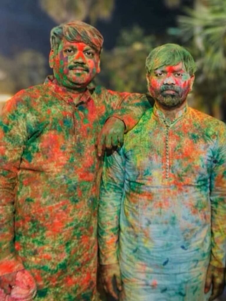 8 साल बाद सिंह मेंशन में भव्य होली, मेयर संजीव सिंह को बधाई देने उमड़ा जनसैलाब…