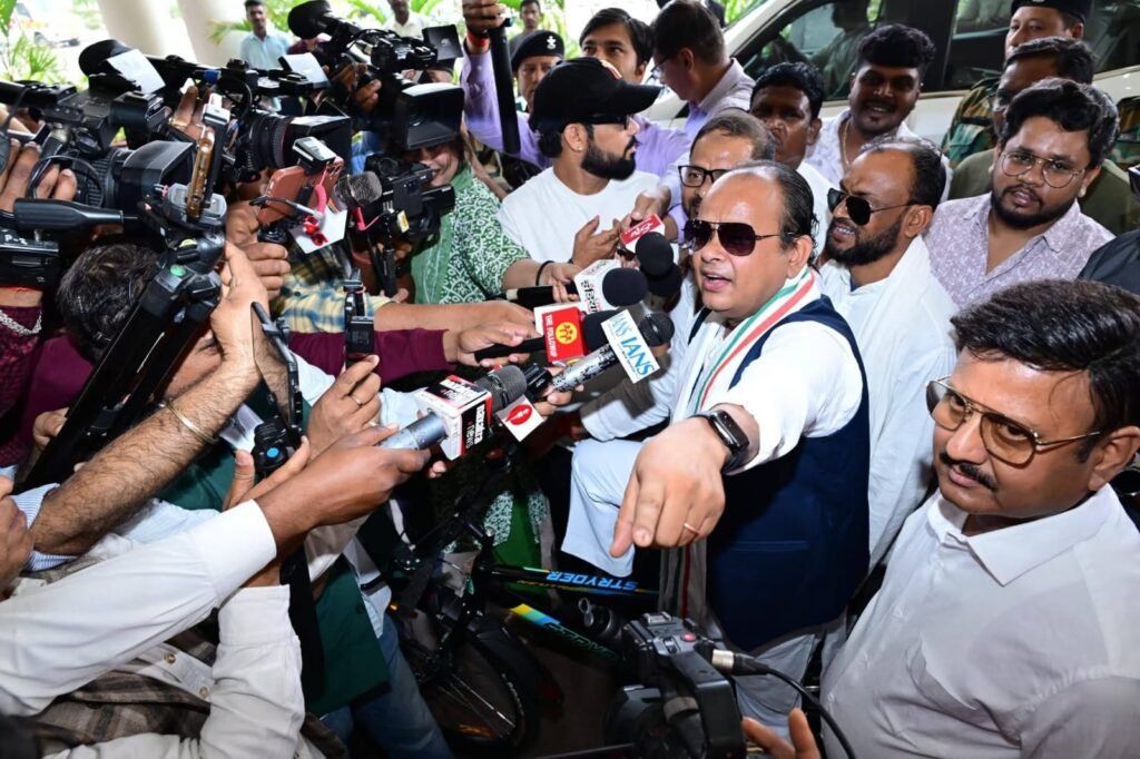 इरफ़ान अंसारी ने बीजेपी पर साधा निशाना, डीजे के लिए धरना देना हास्यास्पद…