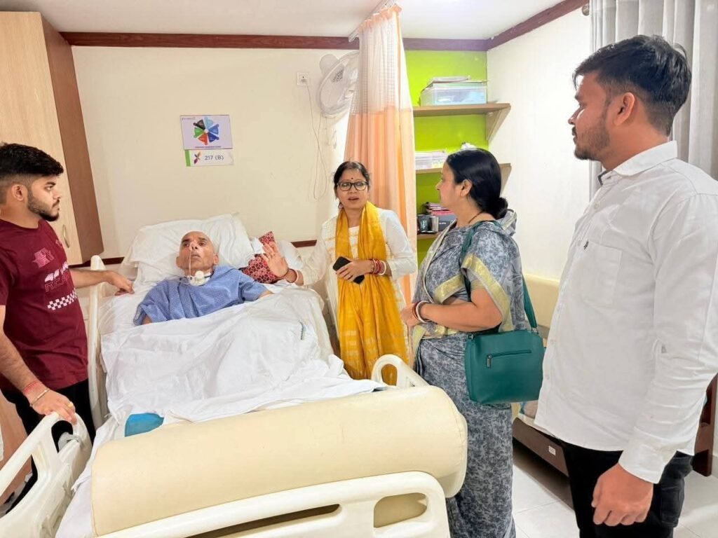 सिंदरी के पूर्व MLA इंद्रजीत महतो से मिलने हैदराबाद पहुंचीं सावित्री देवी, जाना स्वास्थ्य हालचाल…