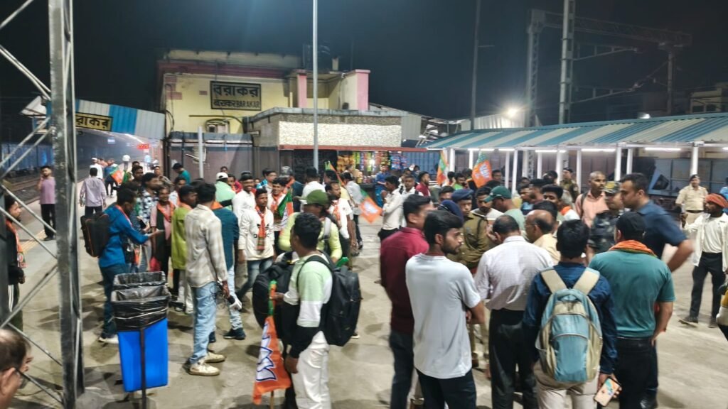 पीएम मोदी की ब्रिगेड रैली को लेकर बंगाल मे भारी उत्साह, आसनसोल से हजारों भाजपा कार्यकर्ता विशेष ट्रेनों से कोलकाता रवाना…