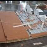 कडरू मेन रोड स्थित सोरोस बार के रूफटॉप का शेड गिरा, कई गाड़ियां क्षतिग्रस्त