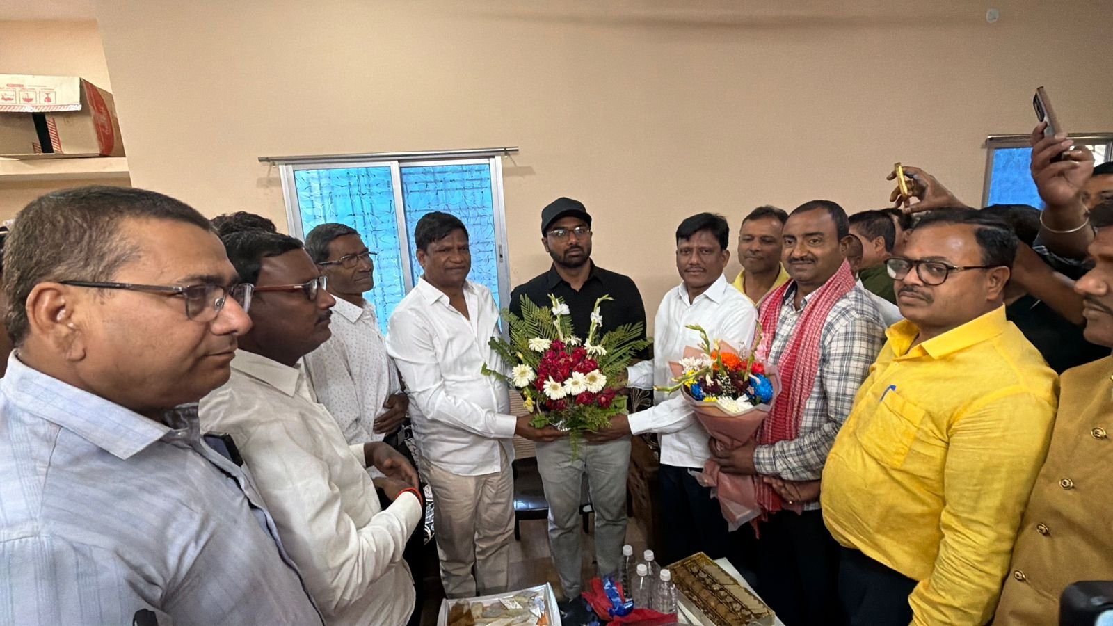 डुमरा के लाल ने बढ़ाया मान..धनबाद सांसद व बाघमारा विधायक ने दी बधाई…