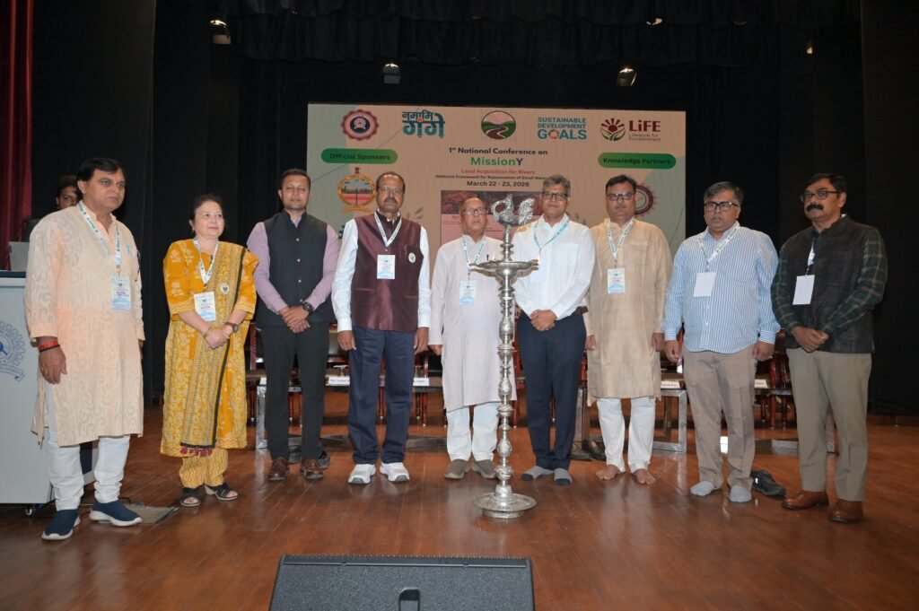 धनबाद, रांची और जमशेदपुर में रिवर बेड के अंदर लोगो ने घर बनाअसीमित बोरिंग से हुआ जल का भीषण संकटः सरयू राय…
