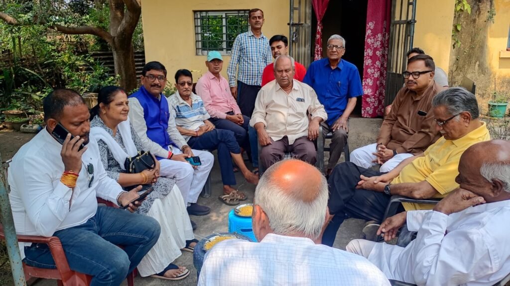 धनबाद नगर निगम के वार्ड 54 के पार्षद नीरज कुमार सिंह को नरेंद्र शर्मा के अध्यक्षता में किया गया स्वागत…