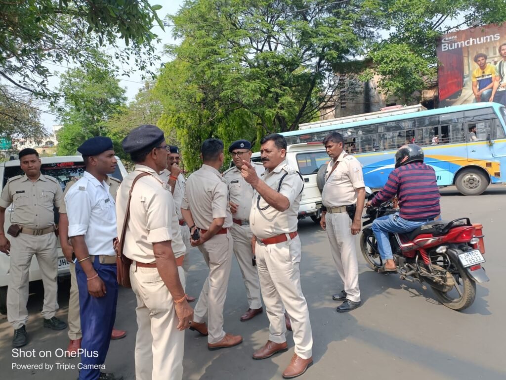 धनबाद में चला मेगा वाहन जांच अभियान, 623 वाहनों की जांच – 200 पर सख्त कार्रवाई…
