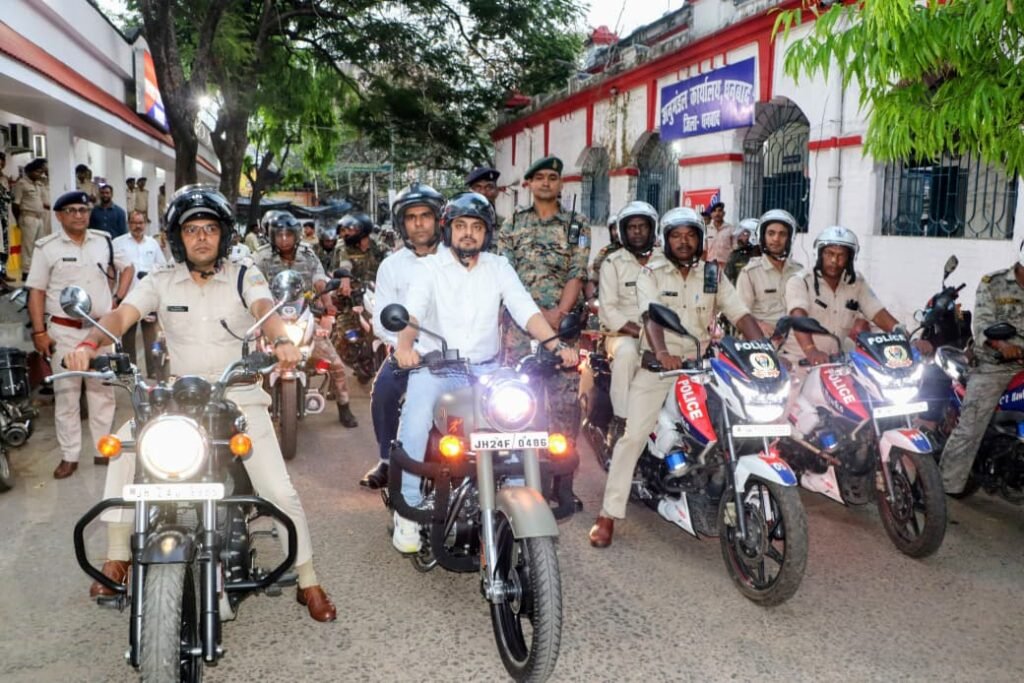 उपायुक्त व एसएसपी के नेतृत्व में निकला फ्लैग मार्च…