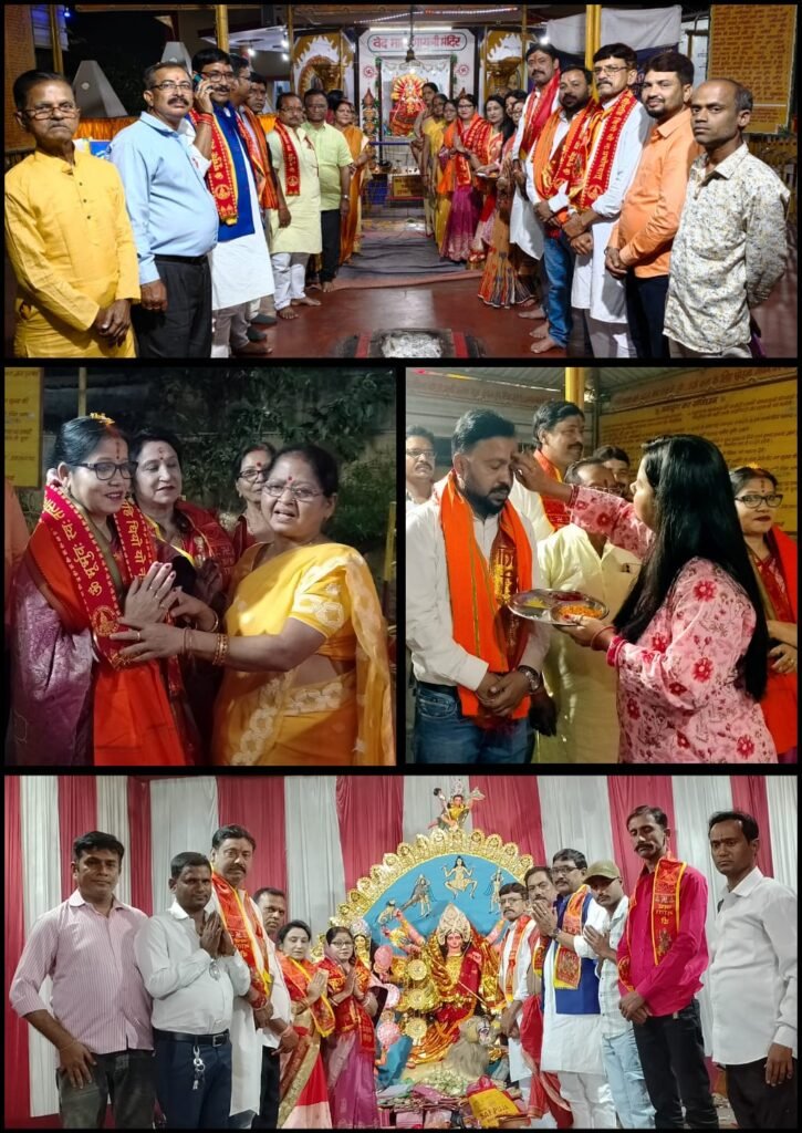 सिंदरी सेन्ट्रल दुर्गा पूजा पंडाल और गायत्री मंदिर में पहुंची भाजपा नेत्री तारा देवी और सिंदरी नगर अध्यक्ष संजू महतो , किया पूजा अर्चना….