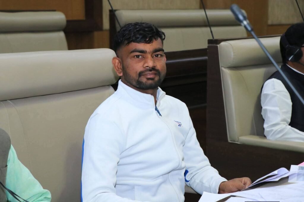‘जनता त्रस्त और राजा ऐश में मस्त’..67 करोड़ के नए मुख्यमंत्री आवास पर विधायक जयराम महतो का करारा प्रहार…