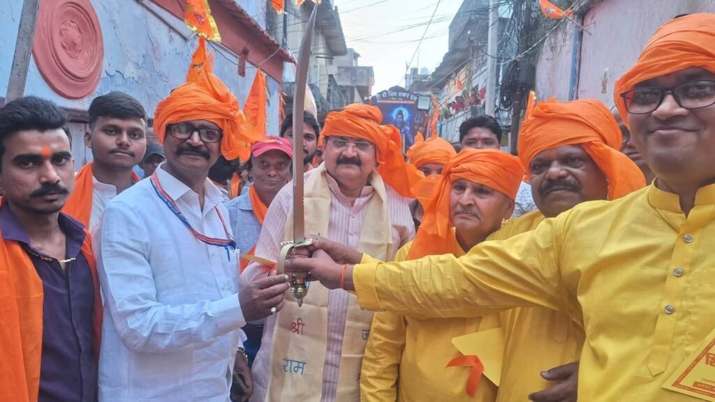 “धनबाद में रामनवमी की गूंज – विधायक राज सिन्हा ने हर अखाड़े में पहुंचकर भरी जोश की हुंकार!”…