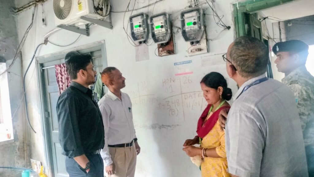 एसडीएम ने मतदान केंद्रों का किया औचक निरीक्षण…