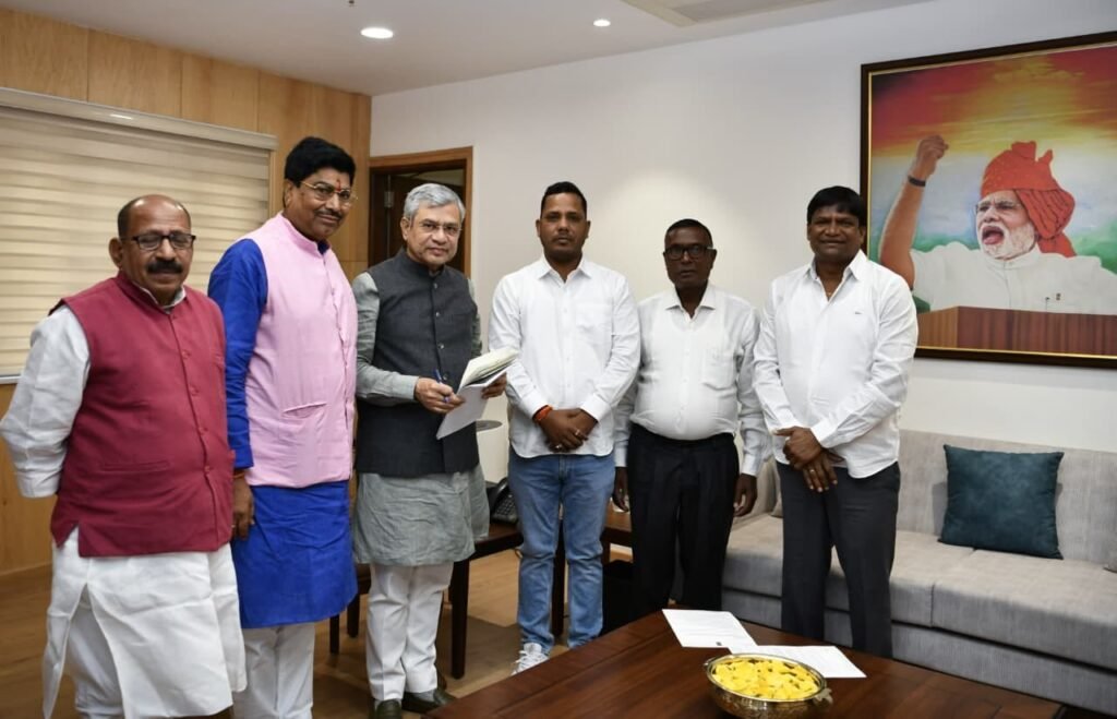 धनबाद सांसद ढुलू महतो द्वारा रेलवे विकास से जुड़े विभिन्न महत्वपूर्ण प्रस्तावों को लेकर केंद्रीय रेल मंत्री को भेजा विस्तृत पत्र…