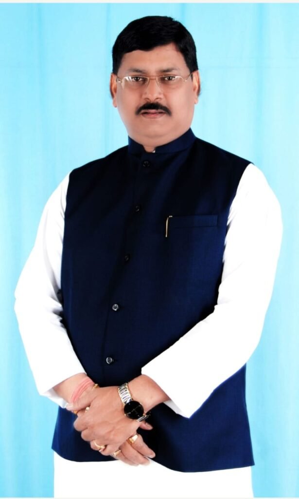 कांग्रेस ने बलियापुर घटना के लिए थाना प्रभारी पर कार्रवाई की मांग की , कांग्रेस जिलाध्यक्ष संतोष सिंह ने कहा ,”नफरत नहीं, न्याय चाहिए,आरोप नहीं, सबूत चाहिए.”….