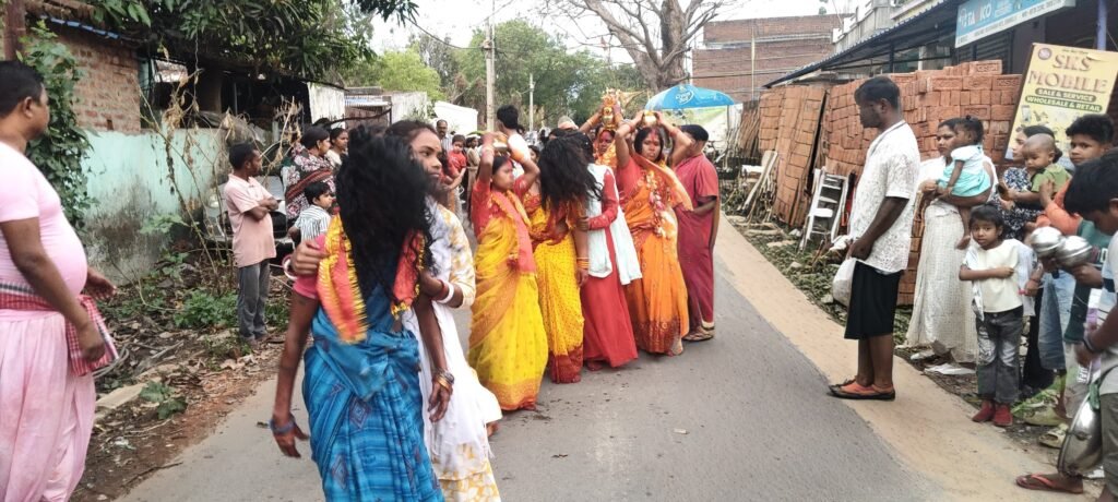 परंपरा और आस्था का संगम: हाथी बांध से नोरोडीह तक गूँजे मां मंगला के जयकारे…