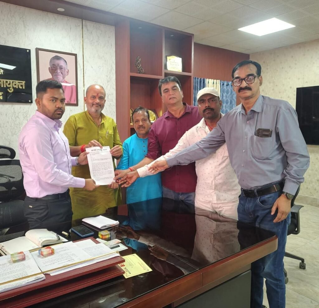 धनबाद में अभिभावकों का फूटा गुस्सा, प्राइवेट स्कूलों की मनमानी फीस पर रोक की मांग…