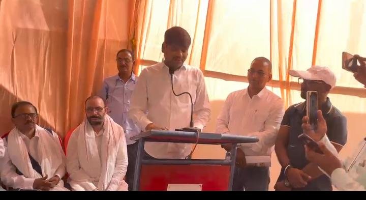 कोयलांचल पत्रकार संघ के कार्यक्रम में बतौर मुख्य अतिथि शामिल हुए महापौर संजीव सिंह, निर्वाचित पदाधिकारियों को किया सम्मानित…