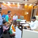 जामताड़ा उपायुक्त का एक्शन: जनता दरबार में त्वरित समाधान, गैस एजेंसी पर औचक निरीक्षण…