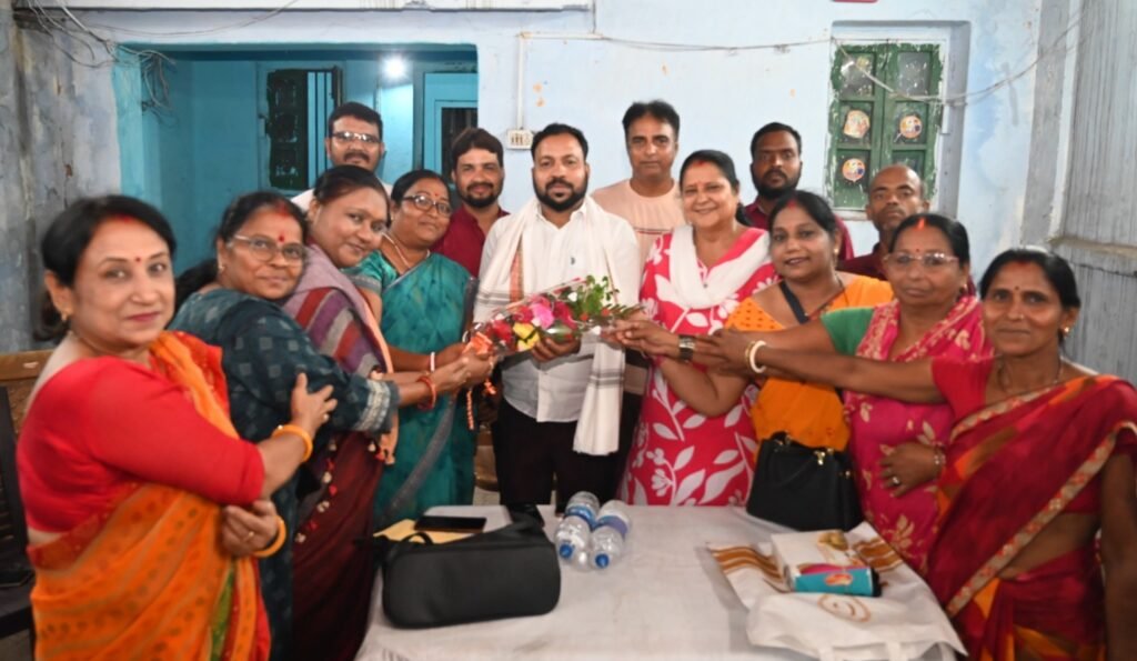 भाजपा महिला मोर्चा द्वारा अध्यक्ष संजू महतो का भव्य स्वागत…