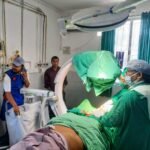 अत्याधुनिक सी-आर्म मशीन से हड्डी के जटिल फ्रैक्चर का सफल ऑपरेशन…