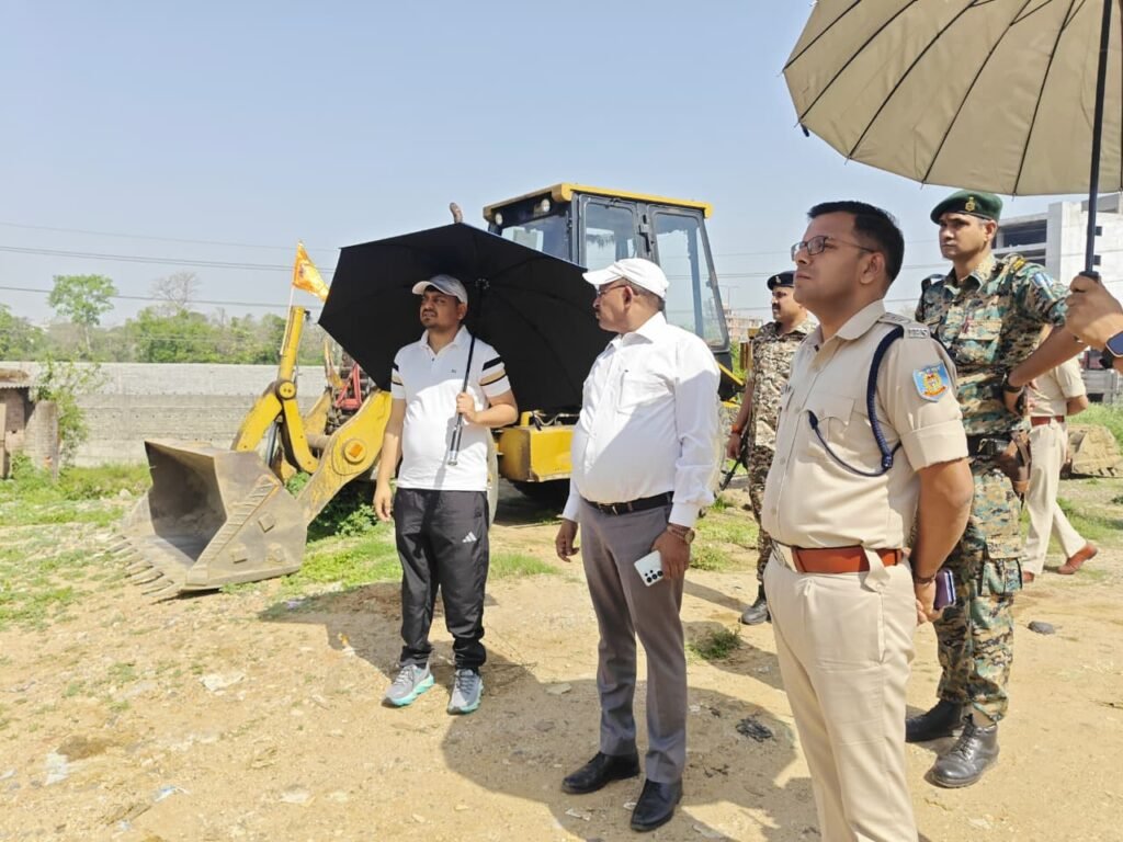 उपायुक्त तथा एसएसपी ने प्रस्तावित विकास परियोजनाओं के लिए धनबाद अंचल तथा गोविंदपुर अंचल अंतर्गत विभिन्न सरकारी जमीनों का किया निरीक्षण…