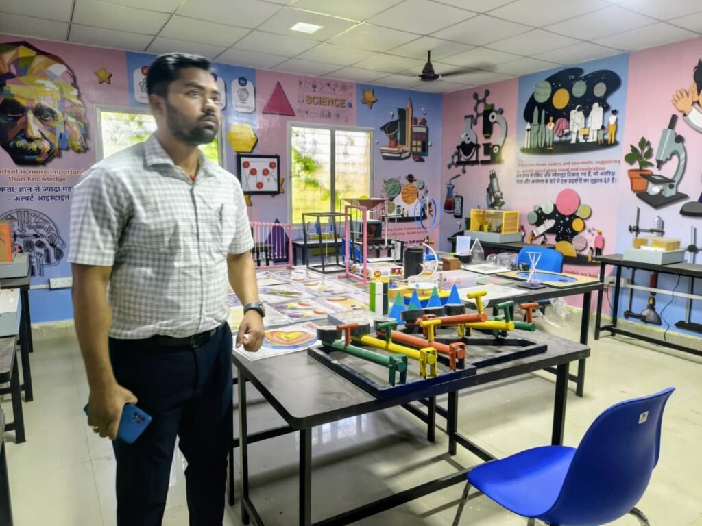उप विकास आयुक्त ने आवासीय विद्यालय का किया निरीक्षण…