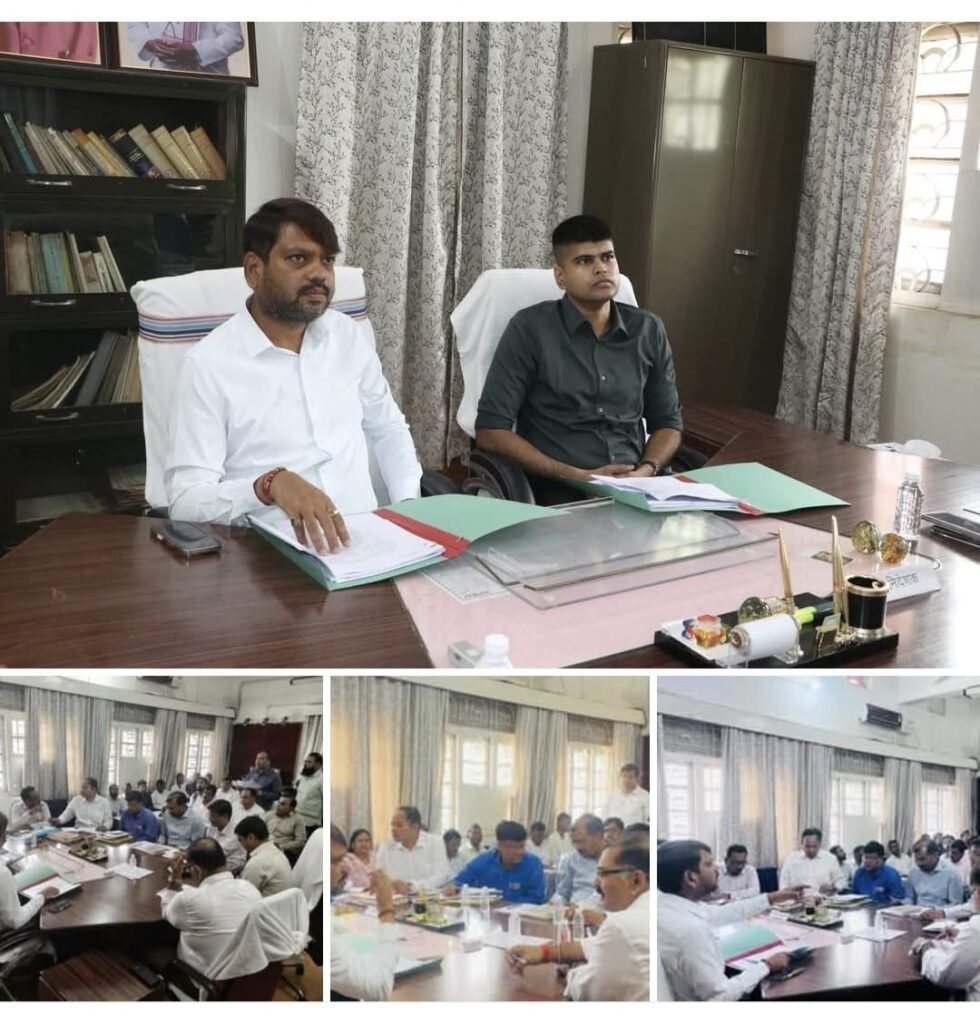 पेयजल व्यवस्था होगी सुदृढ़ : मेयर व नगर आयुक्त ने दिए खराब हैंडपंपों की मरम्मत व नियमित जलापूर्ति के निर्देश…