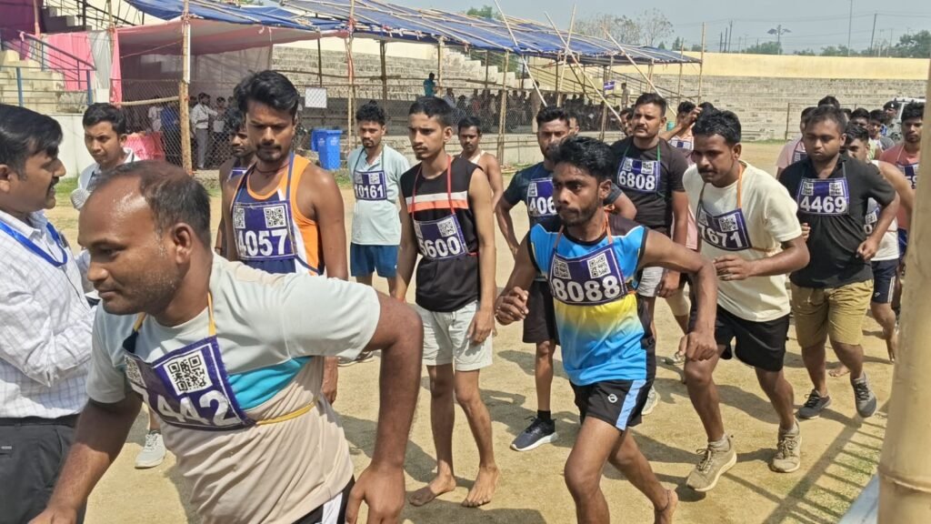 होमगार्ड बहाली प्रक्रिया के आठवें दिन बाघमारा प्रखंड के अभ्यर्थियों ने दी शारीरिक दक्षता परीक्षा…