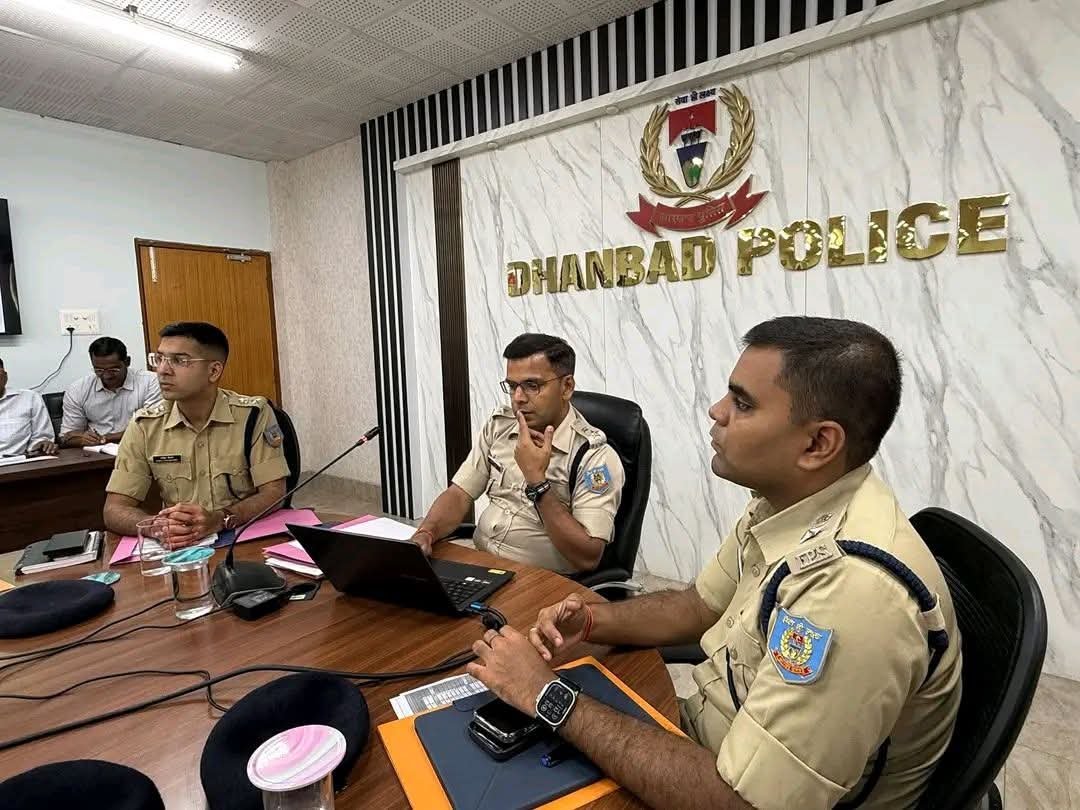 15 साल से फरार शशि सिंह की तलाश तेज, आवास पर देर रात छापेमारी…