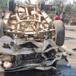 सरायकेला :चांडिल-कांड्रा सड़क की बदहाली: आज सुबह ट्रेलर ने मकान को मारी टक्कर, पलटा; परिवार दहशत में…