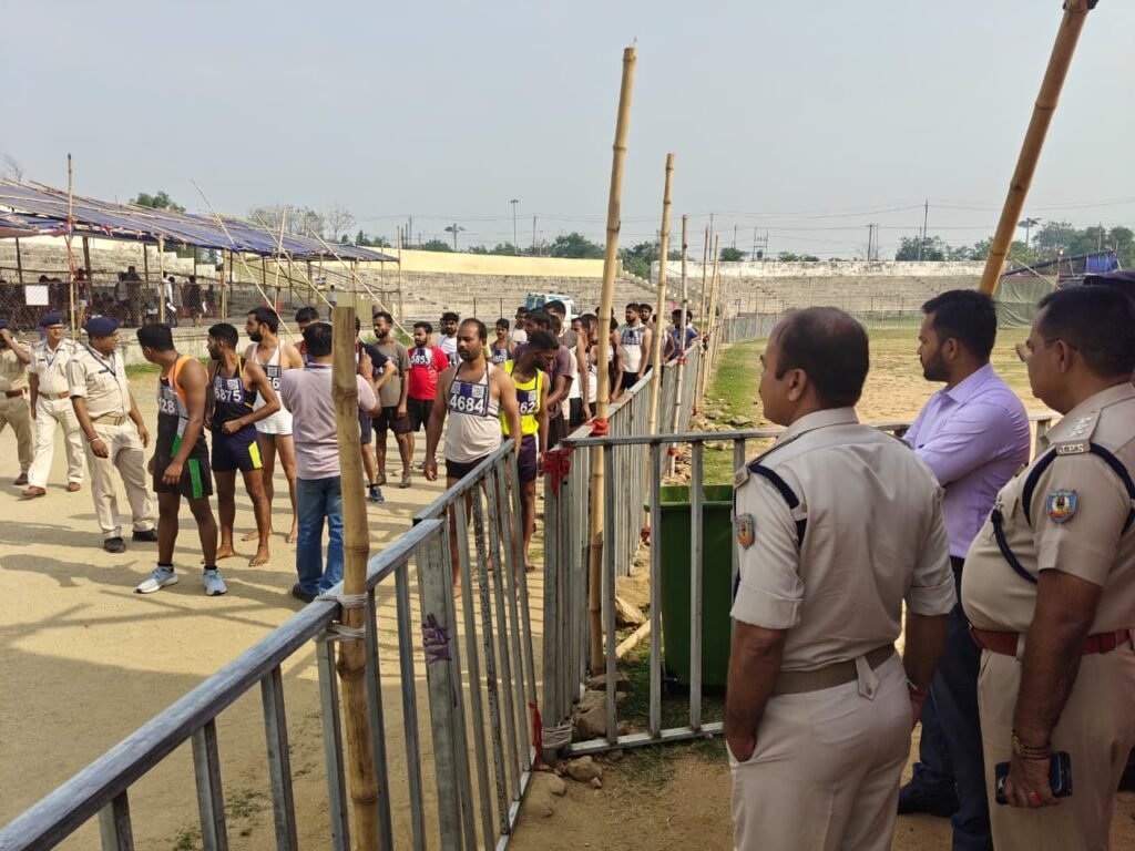 शहरी गैर तकनिकी के पुरुष अभ्यर्थियों ने दी शारीरिक दक्षता परीक्षा…