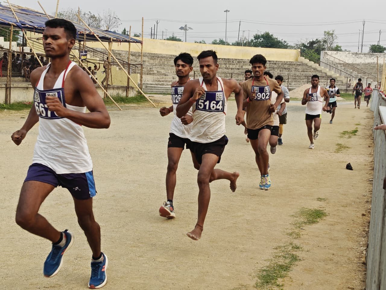 धनबाद होमगार्ड बहाली: शहरी गैर-तकनीकी अभ्यर्थियों की शारीरिक दक्षता परीक्षा संपन्न, पारदर्शिता पर रहा विशेष जोर…