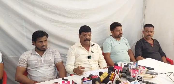 धनबाद में बढ़ते अपराध पर समाजसेवी कन्हाई चौहान की प्रेस वार्ता, प्रशासन पर उठाए गंभीर सवाल….