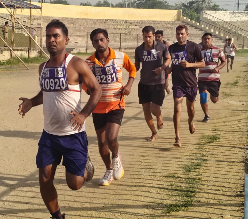 धनबाद होमगार्ड बहाली: शहरी तकनीकी अभ्यर्थियों की शारीरिक दक्षता परीक्षा संपन्न, पारदर्शिता पर रहा विशेष जोर…