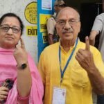 कुल्टी में भाजपा प्रत्याशी डॉ अजय पोद्दार ने पत्नी संग किया मतदान, लोगों से की वोटिंग की अपील….