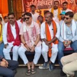 जनहित पर अडिग विधायक राज सिन्हा: ठोस आश्वासन बिना धरना खत्म करने से किया इनकार…
