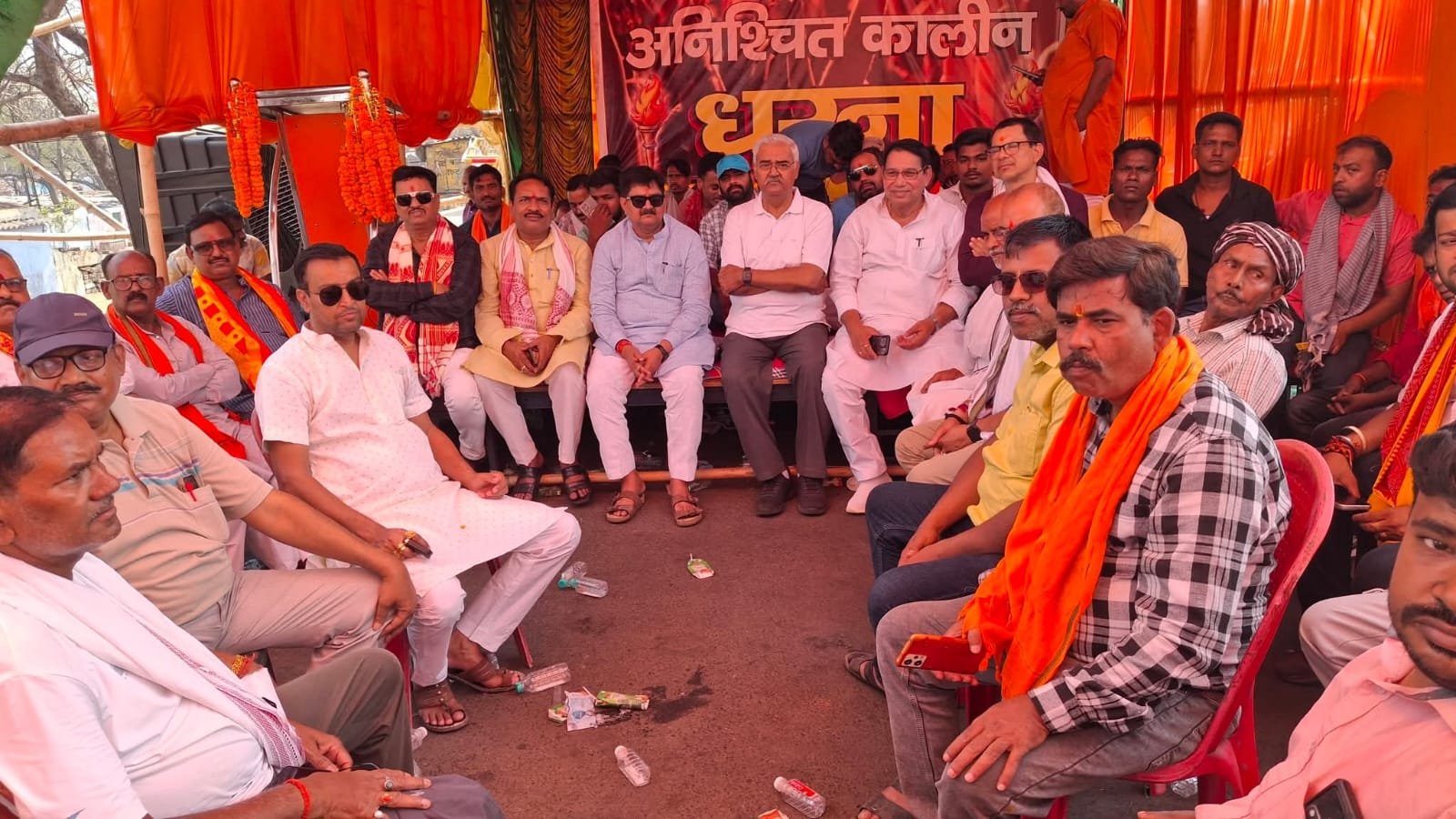 केंदुआडीह आंदोलन को मिली बड़ी सफलता: उच्चस्तरीय बैठक के आश्वासन पर राज सिन्हा ने धरना स्थगित किया…