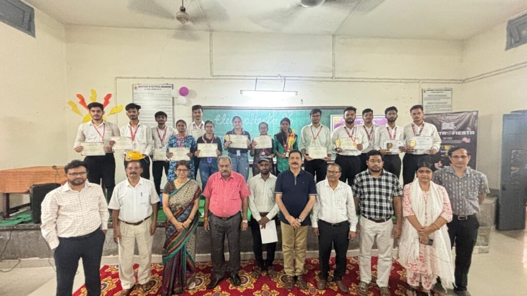 बी.आई.टी सिंदरी में ‘इलेक्ट्रोफिएस्टा’ एवं ‘टेक जेनिसिस’ का भव्य समापन, विजेताओं को किया गया सम्मानित…